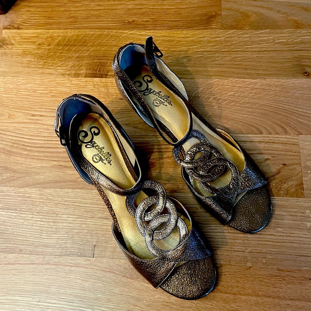Bronze Seychelles sandals- 9